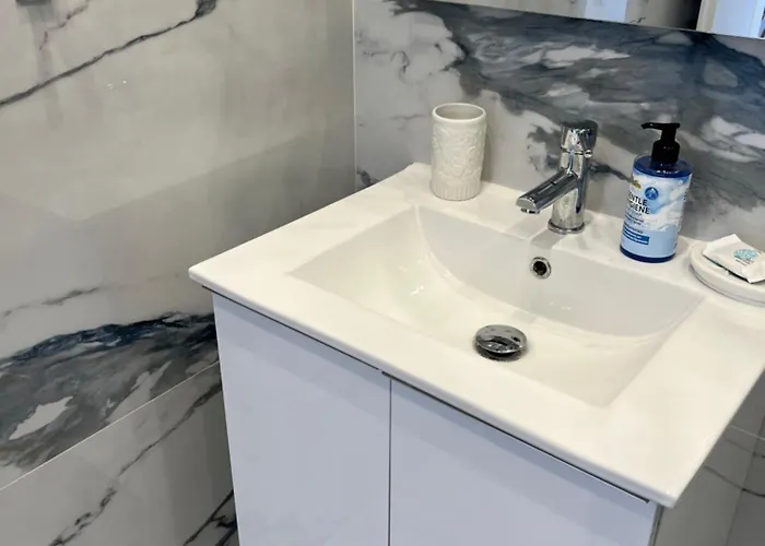 Apartament Ble Atlas 9 *